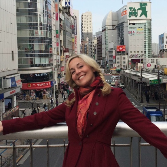 Meet your Posher, Robyn - Picture 2 of 5